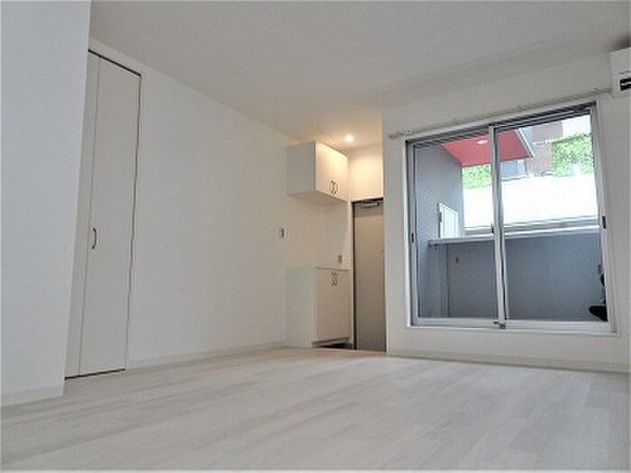 物件内観写真3　(室内からの展望)