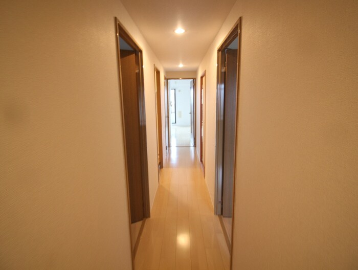 物件内観写真22　(廊下)