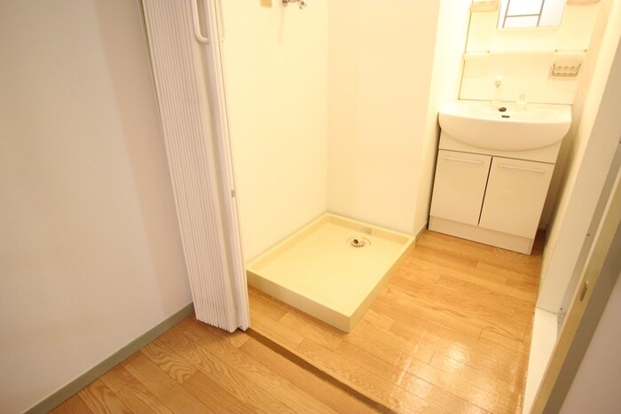 物件内観写真9　(洗濯機置場)