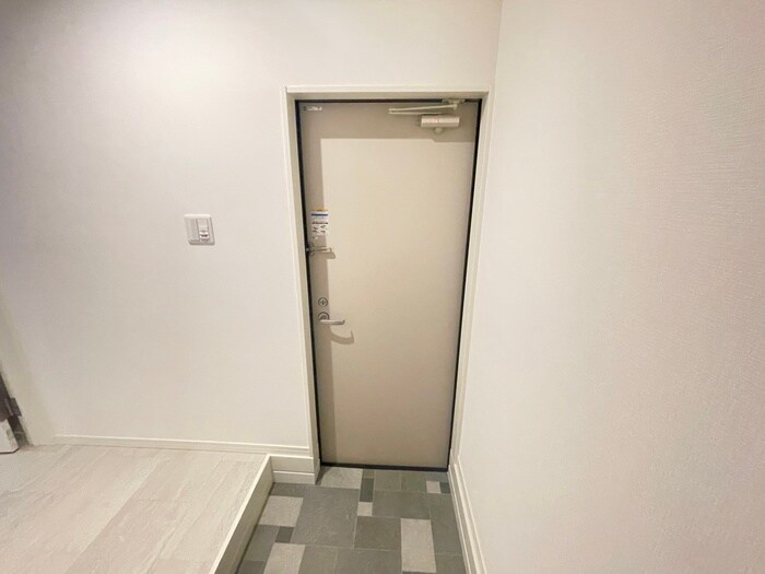 物件内観写真7　(玄関)