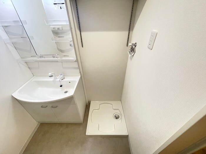 物件内観写真11　(洗濯機置場)