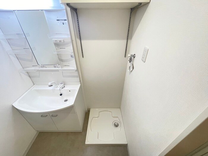 物件内観写真11　(洗濯機置場)