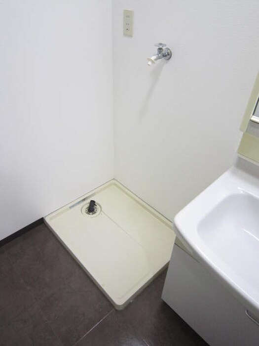 物件内観写真13　(洗濯機置場)