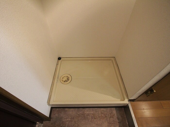 物件内観写真14　(洗濯機置場)