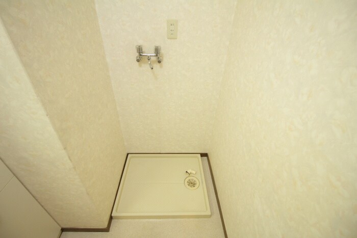 物件内観写真15　(洗濯機置場)