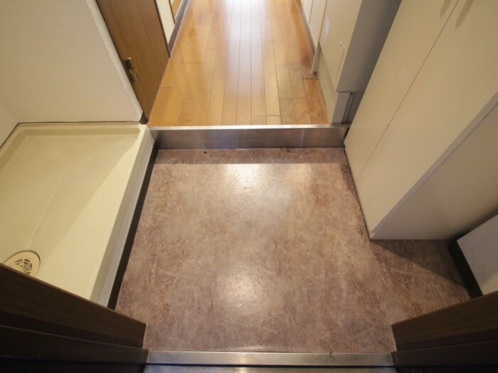 物件内観写真17　(玄関)