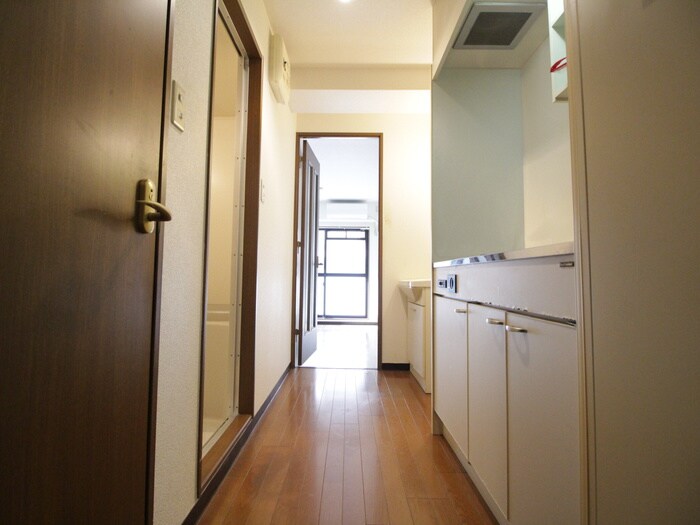 物件内観写真20　(廊下)