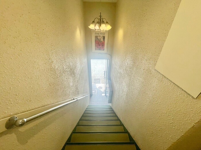 物件外観写真5　(エントランス部分)