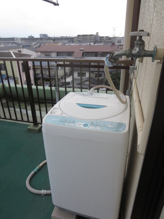 物件内観写真12　(洗濯機置場)