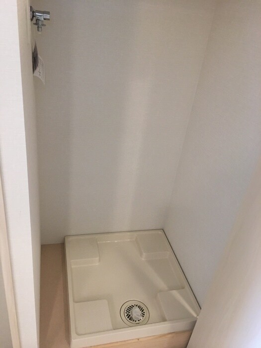 物件内観写真12　(洗濯機置場)