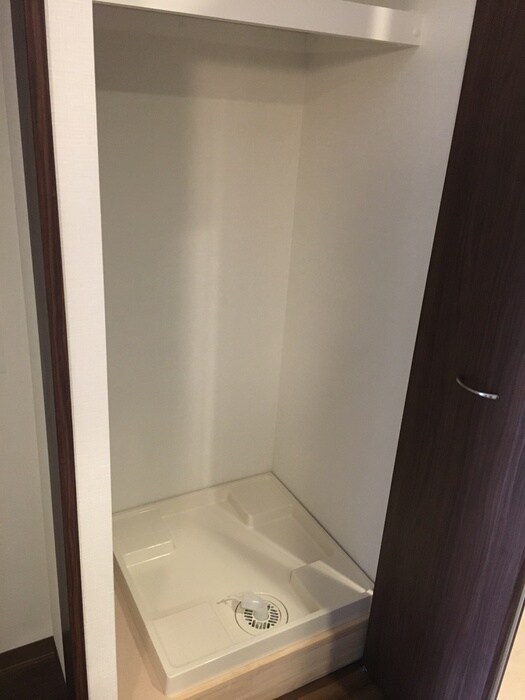 物件内観写真13　(洗濯機置場)