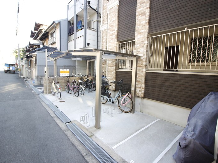 物件外観写真3　(駐輪場)