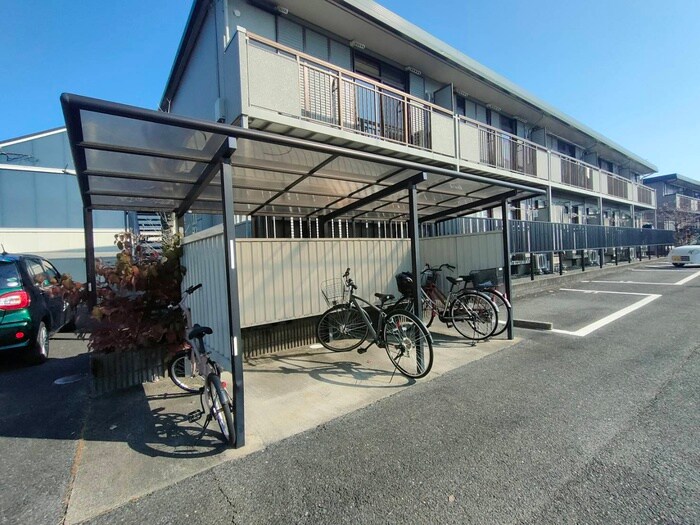 サンハイム伊勢Ｂの駐輪場