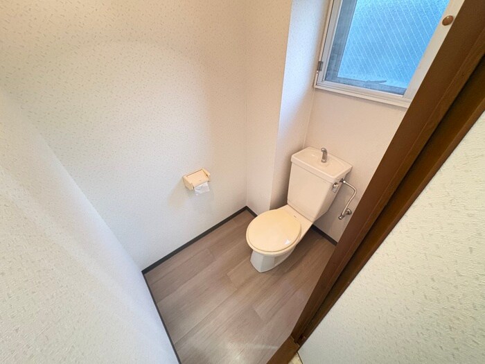 物件内観写真14　(トイレ)