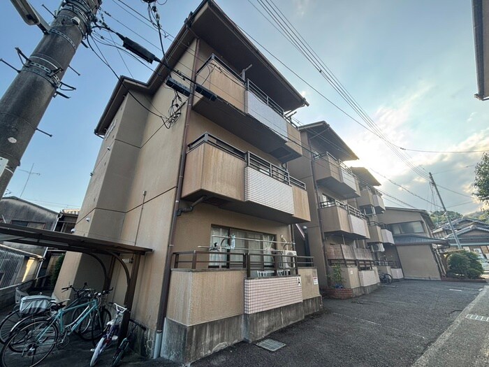 物件外観写真2　(駐車場)