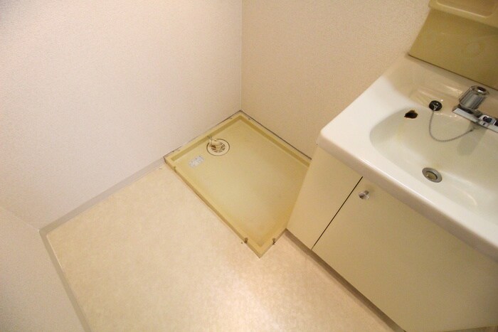 物件内観写真14　(洗濯機置場)