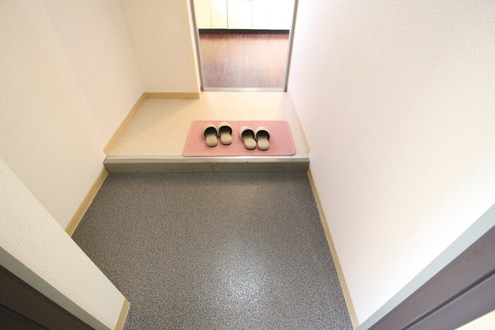 物件内観写真15　(玄関)