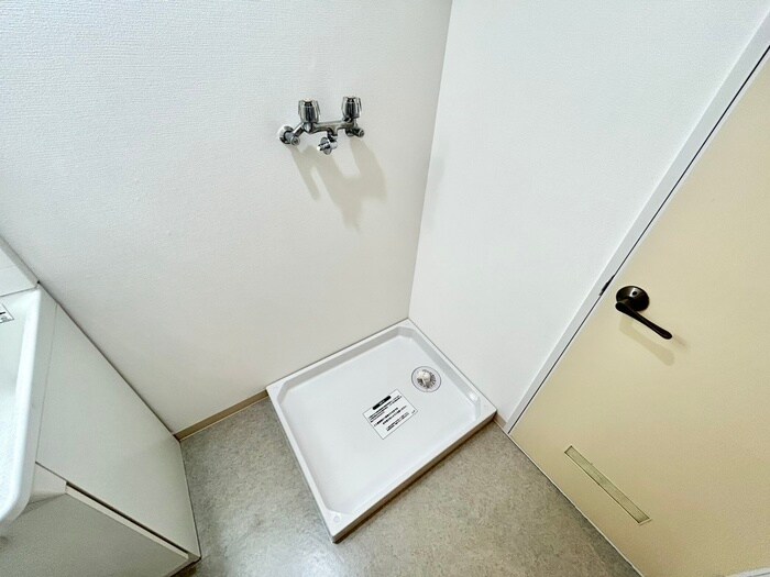 物件内観写真17　(洗濯機置場)