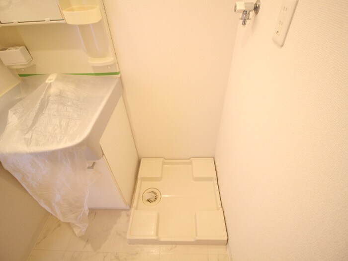 物件内観写真9　(洗濯機置場)