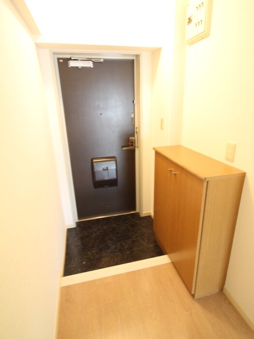 物件内観写真7　(玄関)