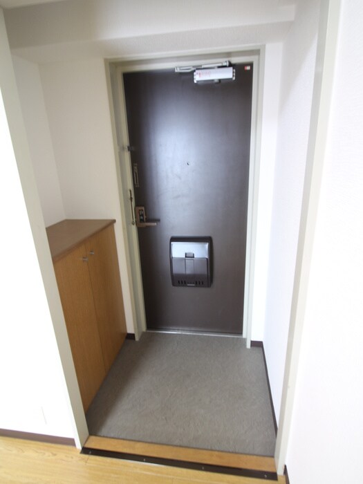 物件内観写真7　(玄関)