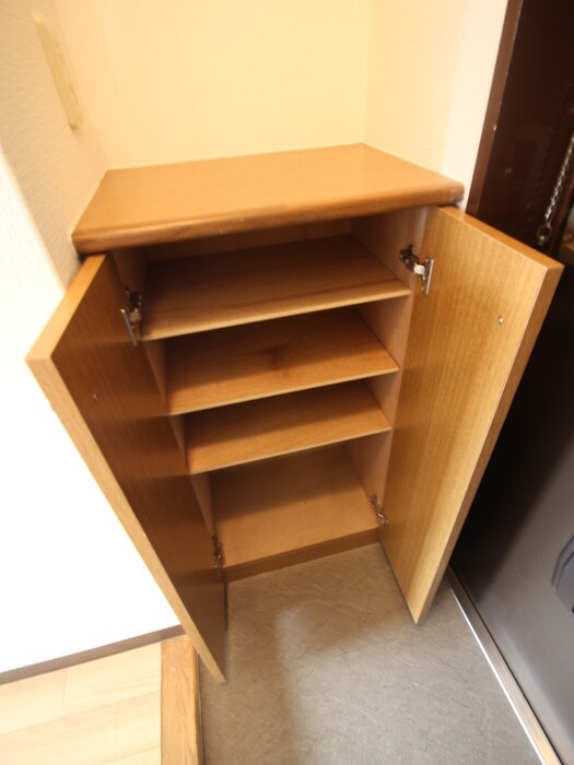 物件内観写真8　(靴箱)
