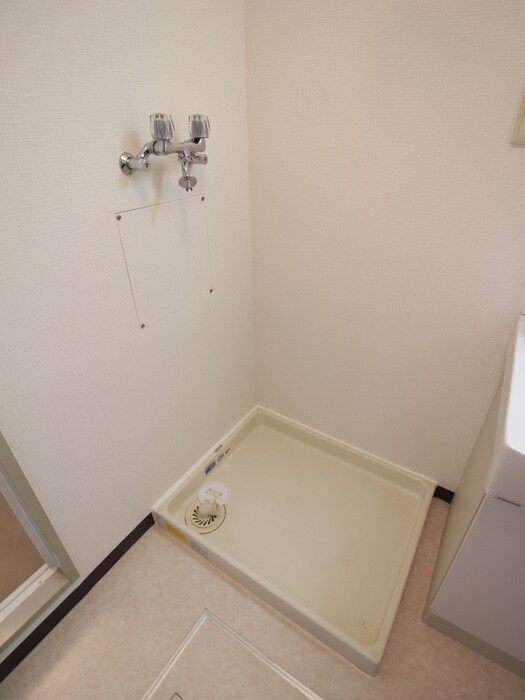 物件内観写真13　(洗濯機置場)