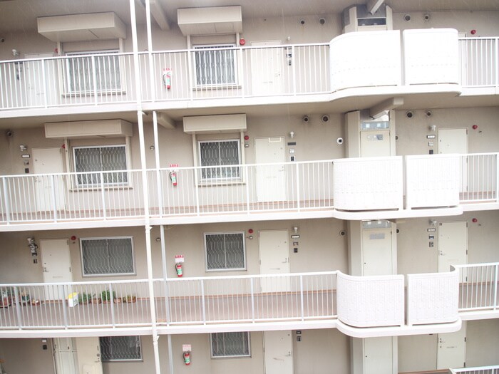 物件内観写真19　(室内からの展望)