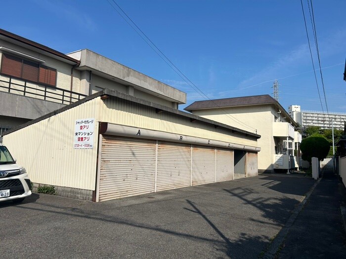 物件外観写真3　(駐車場)