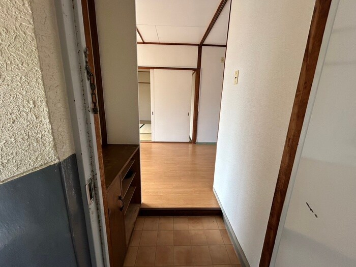 物件内観写真13　(玄関)