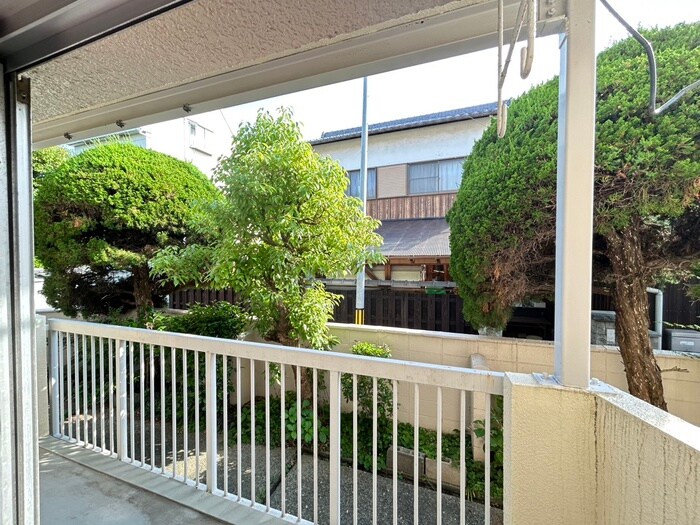 物件内観写真14　(室内からの展望)