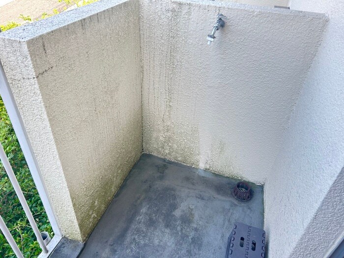 物件内観写真16　(洗濯機置場)