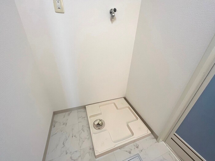 物件内観写真7　(洗濯機置場)