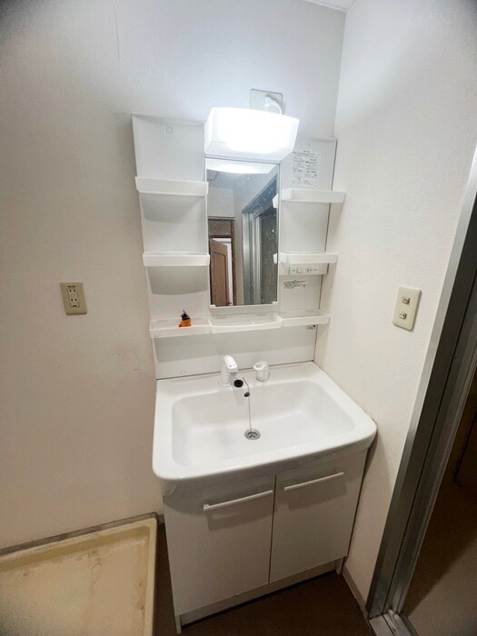 物件内観写真8　(洗面)