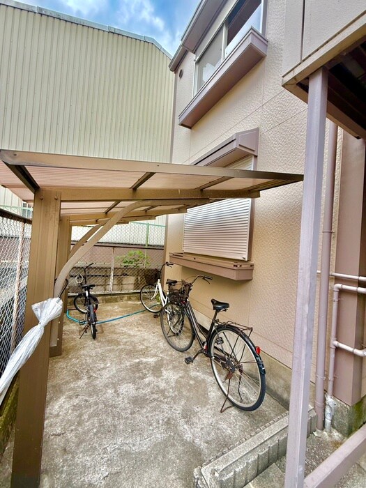 物件外観写真3　(駐輪場)
