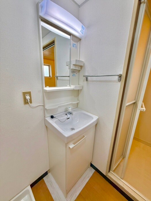 物件内観写真8　(洗面)