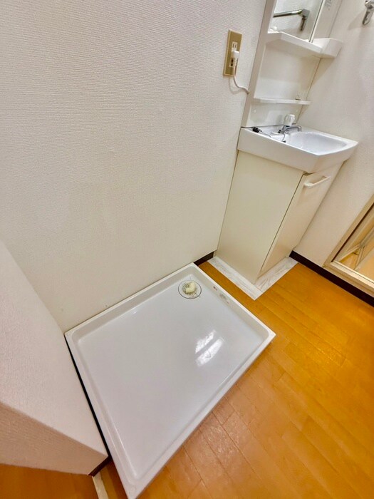 物件内観写真9　(洗濯機置場)