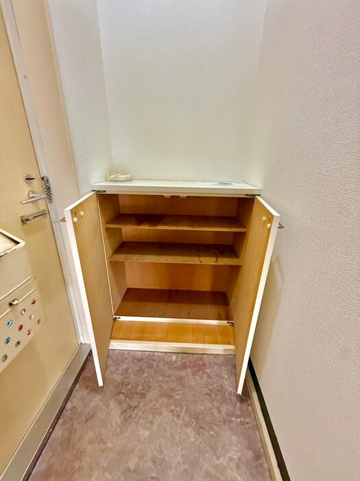 物件内観写真15　(靴箱)