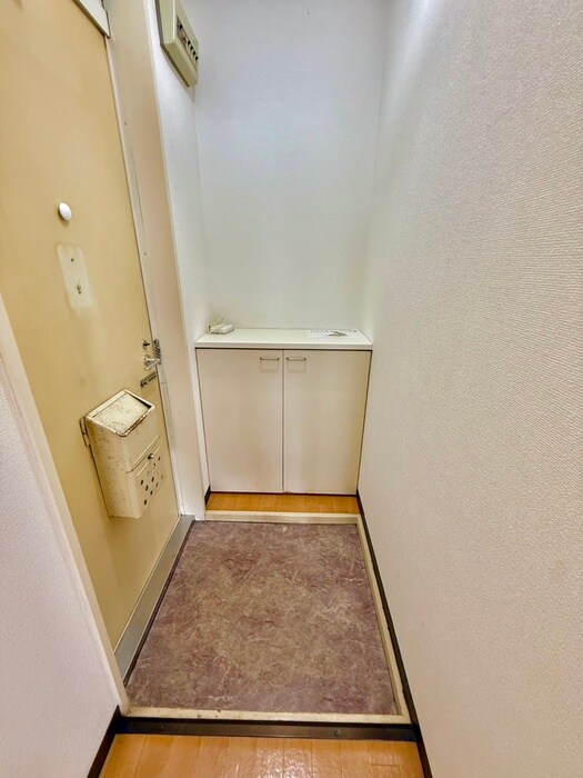 物件内観写真16　(玄関)