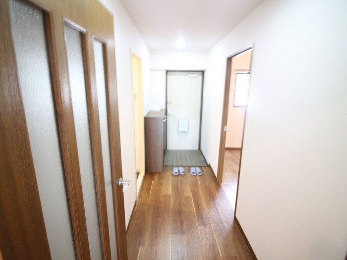 物件内観写真18　(廊下)