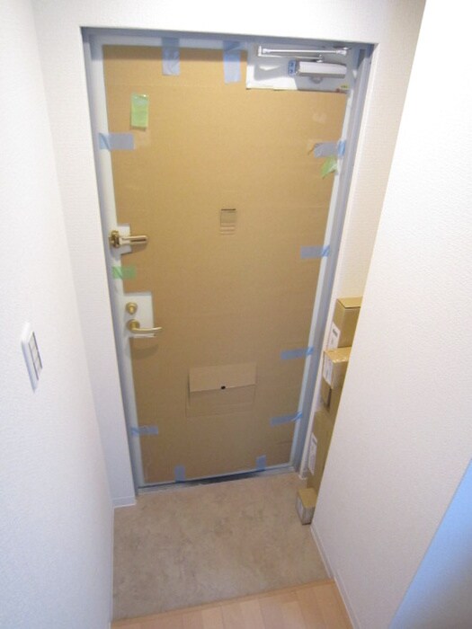 物件内観写真18　(玄関)