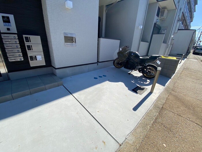 物件外観写真5　(駐輪場)