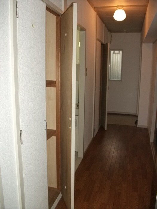 物件内観写真8　(廊下)