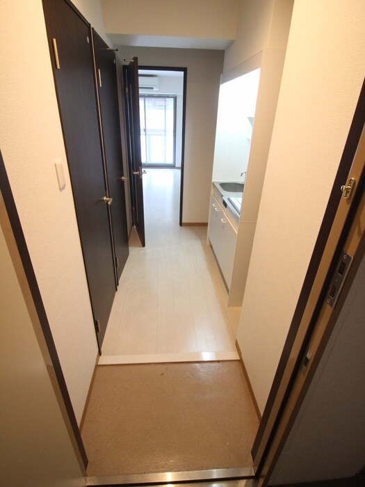 物件内観写真7　(玄関)