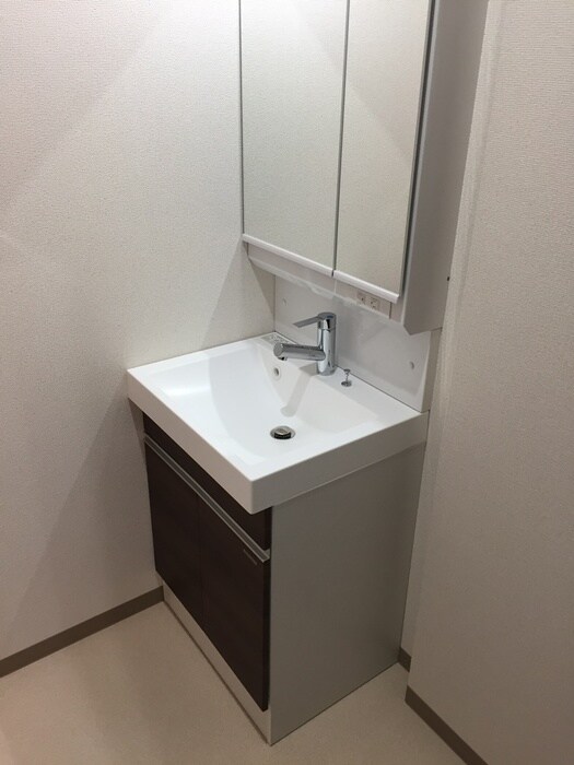 物件内観写真9　(洗面)