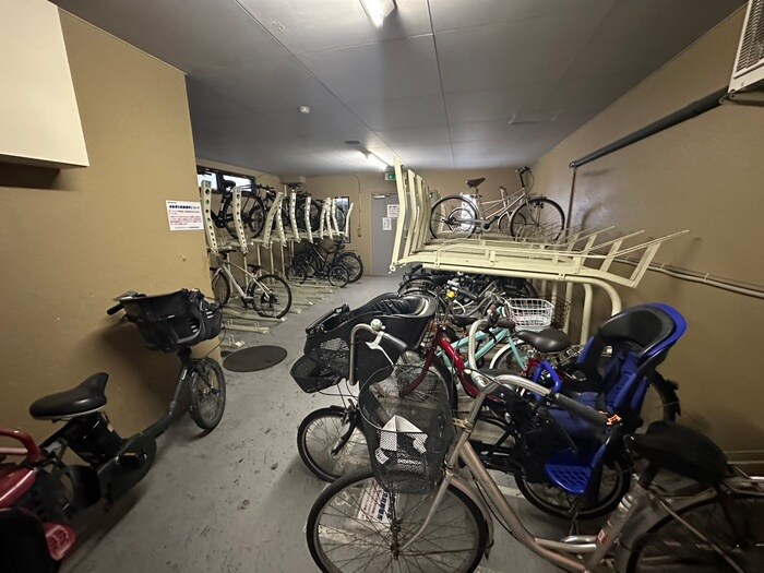 物件外観写真5　(駐車場)