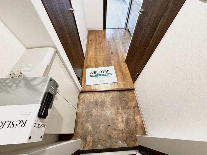 物件内観写真8　(玄関)