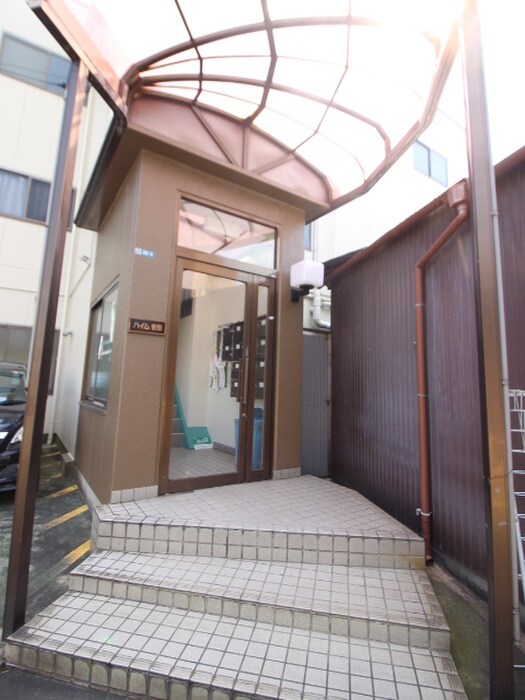 物件外観写真4　(エントランス部分)