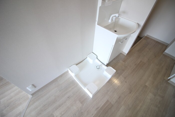 物件内観写真9　(洗濯機置場)