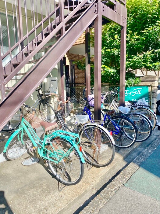 物件外観写真4　(駐輪場)